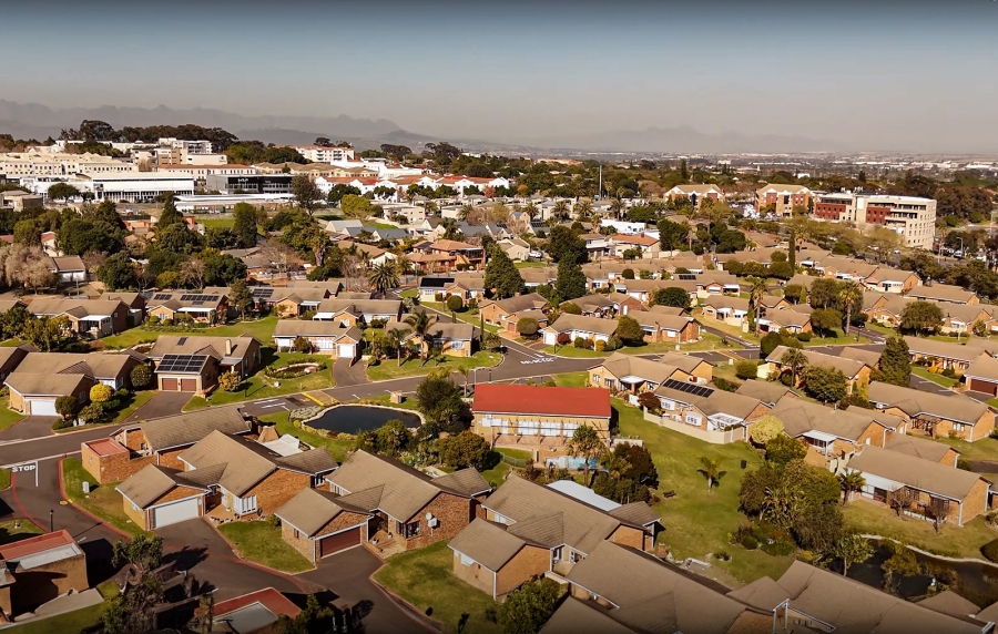 2 Bedroom Property for Sale in Kenridge Western Cape